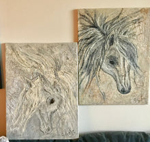 Load image into Gallery viewer, Sweet horse light 18x24